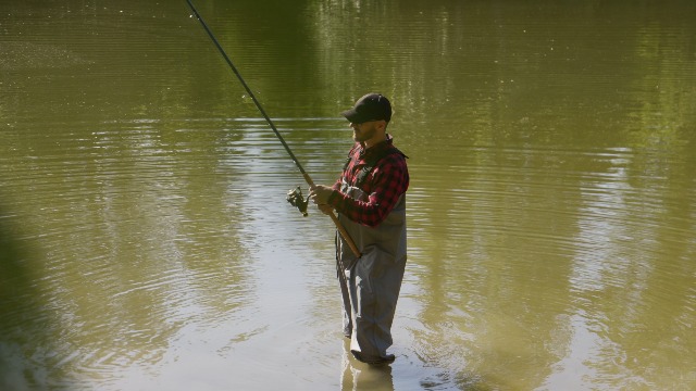 Amazon.com: Foxelli Chest Waders - 2-ply Nylon/PVC Waterproof